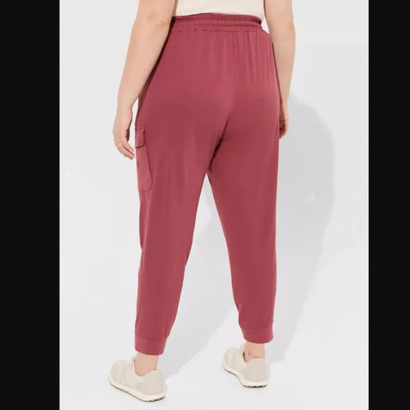 Torrid Relaxed Fit Jogger Stretch Challis Mid-Rise Cargo Pocket Pant - Picture 3 of 10